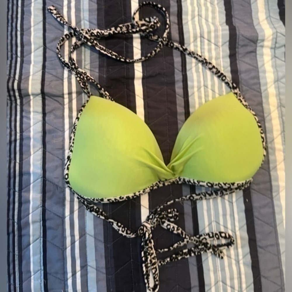Since Bikini Top, zebra/green size medium. 

Super cute, molded foam cups, push